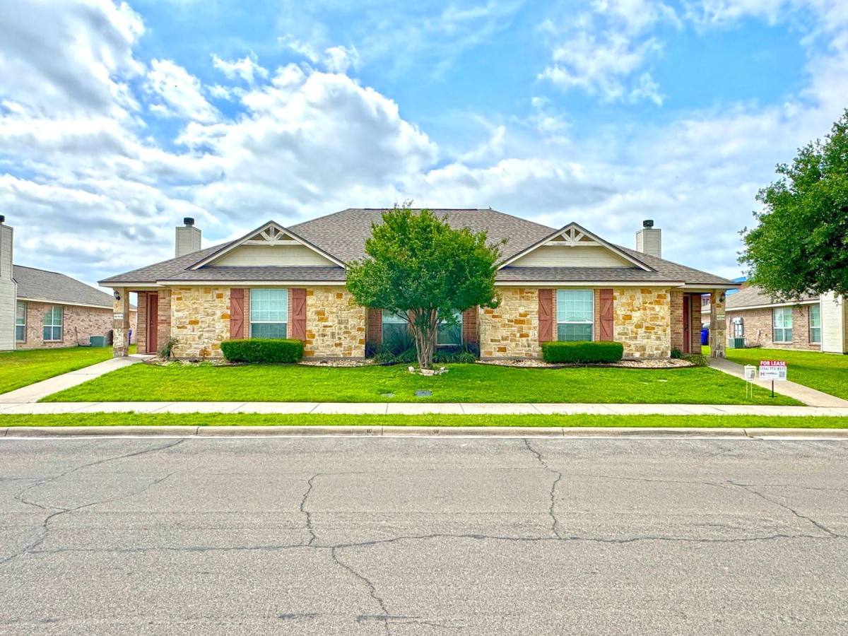 Apartment for rent at 9812 B Salem Way, Waco, TX 76708