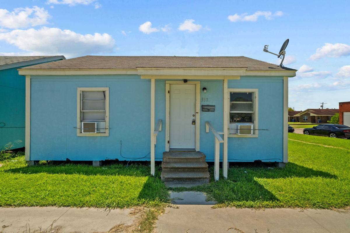 House for rent at 331 9th St N, Texas City, TX 77590