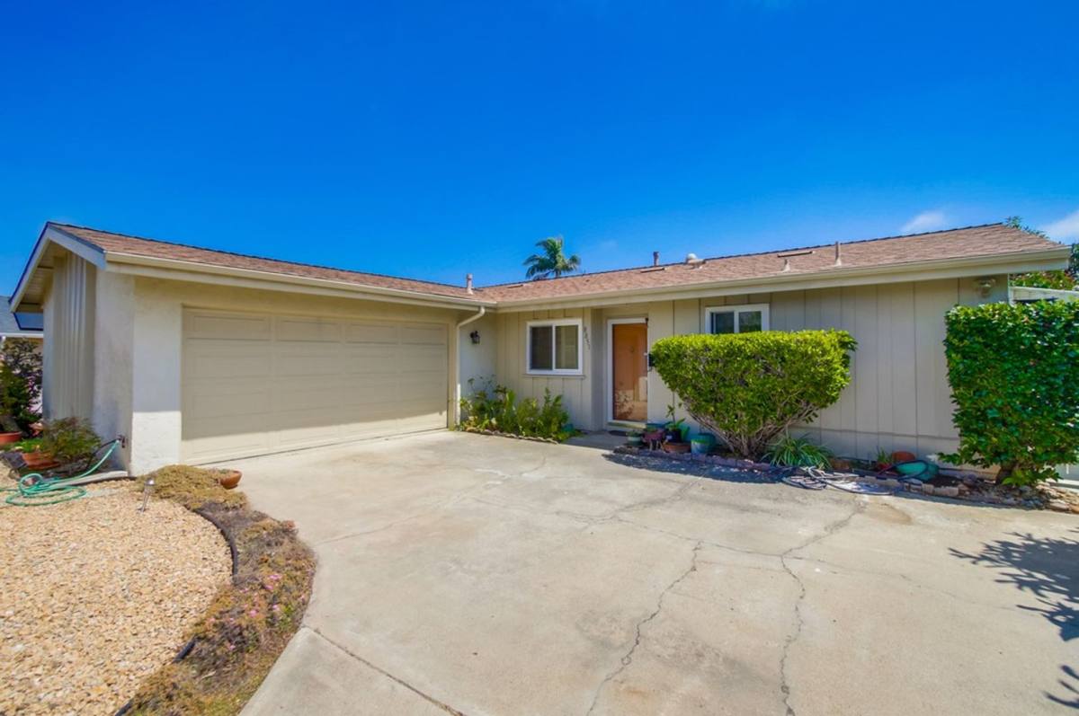 House for rent at 8851 Sovereign Rd, San Diego, CA 92123