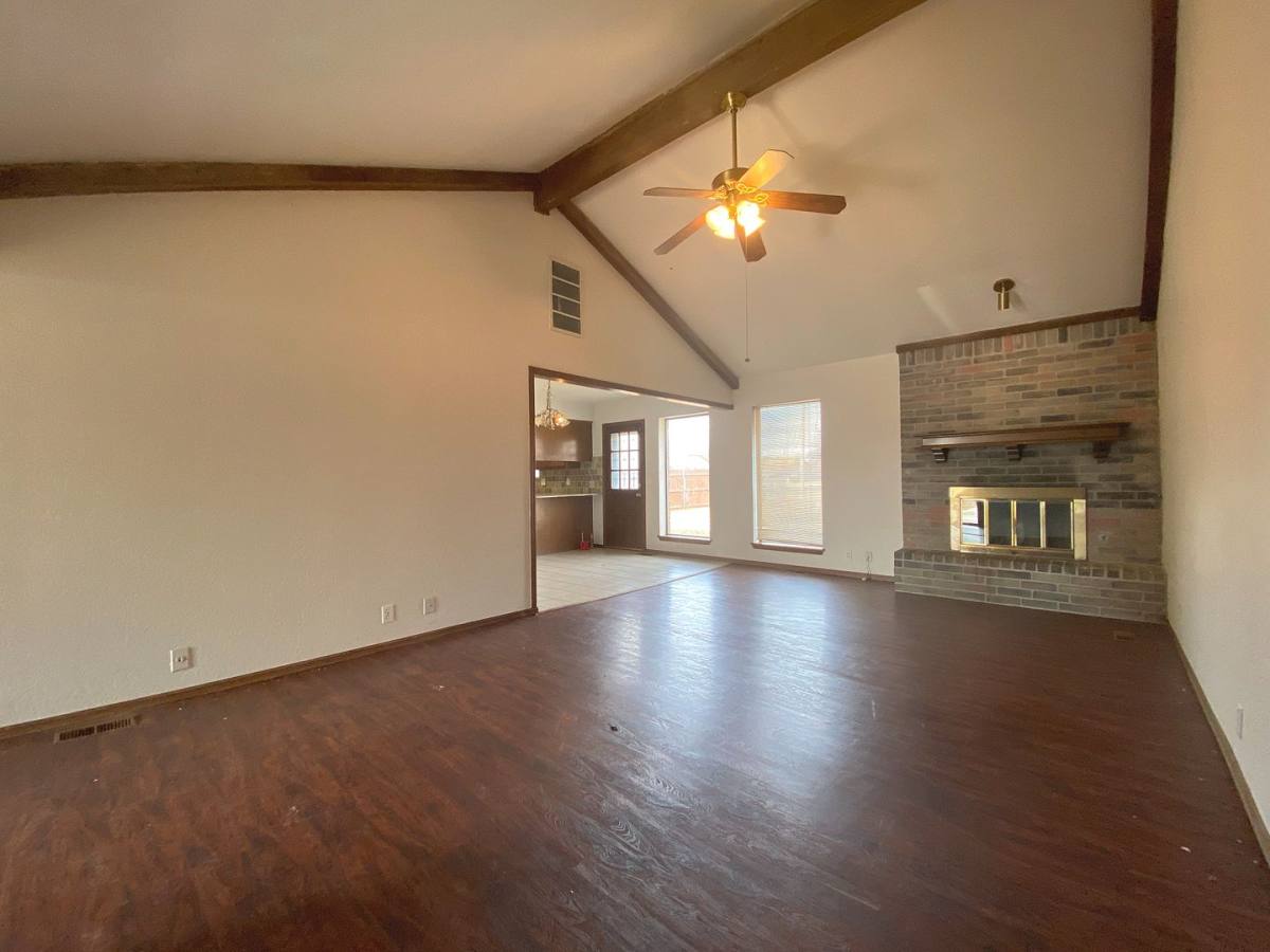 House for rent at 521 W 8th St, Edmond, OK 73003