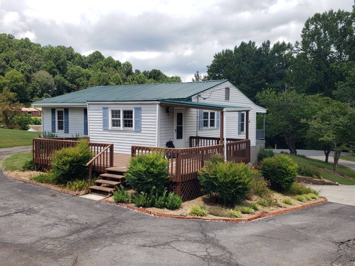 House for rent at 242 Sleepy Hollow Rd, Kingsport, TN 37663