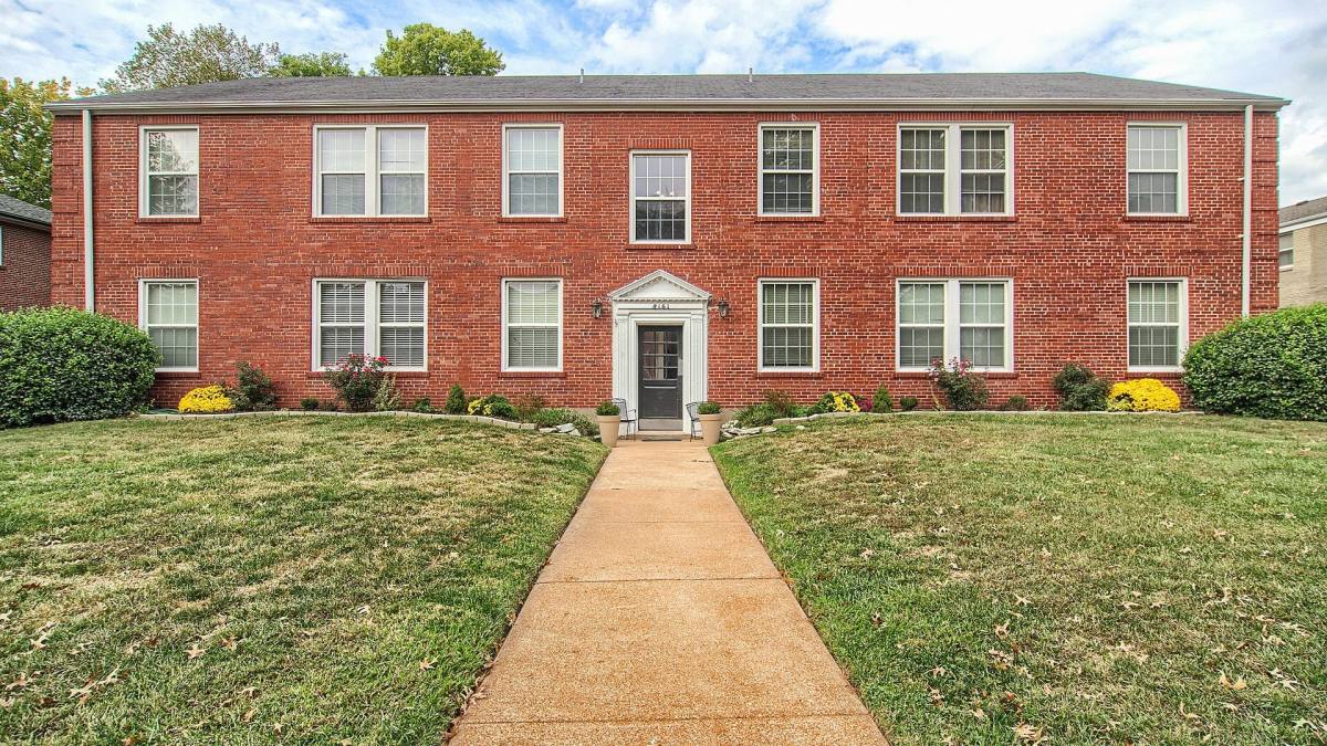 Apartment for rent at 8161 Whitburn Dr, Saint Louis, MO 63105