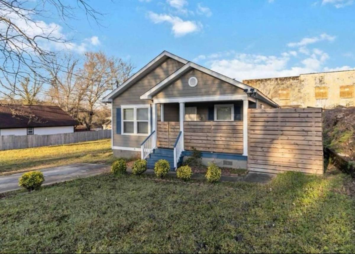 House for rent at 660 Simmons St #NW, Atlanta, GA 30318