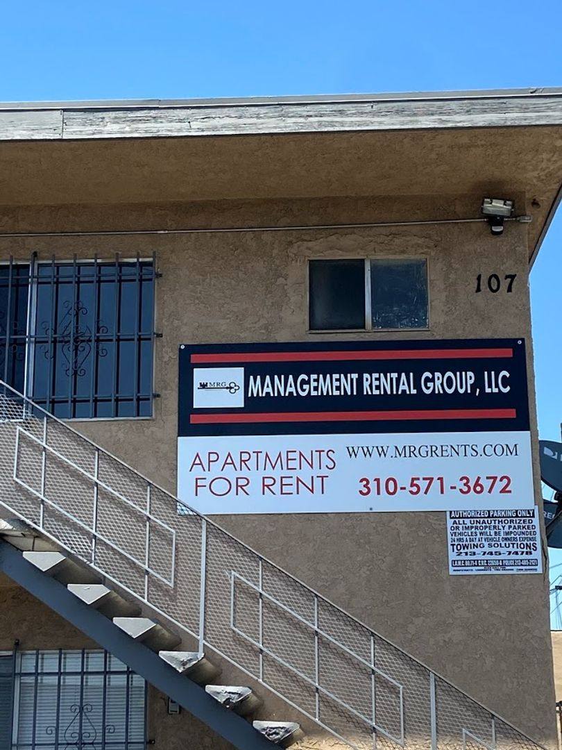 Apartment for rent at 107 E 65th St, Los Angeles, CA 90003