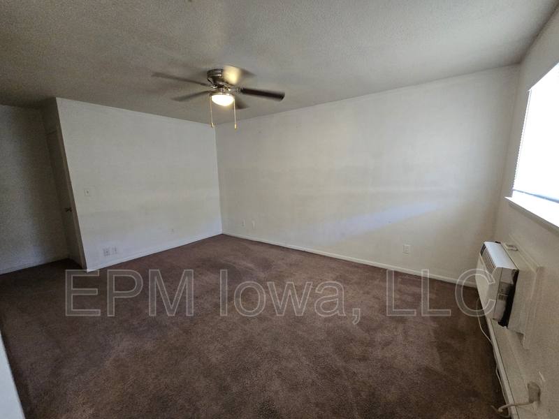 Apartment for rent at 701 E Pennington St, West Burlington, IA 52655