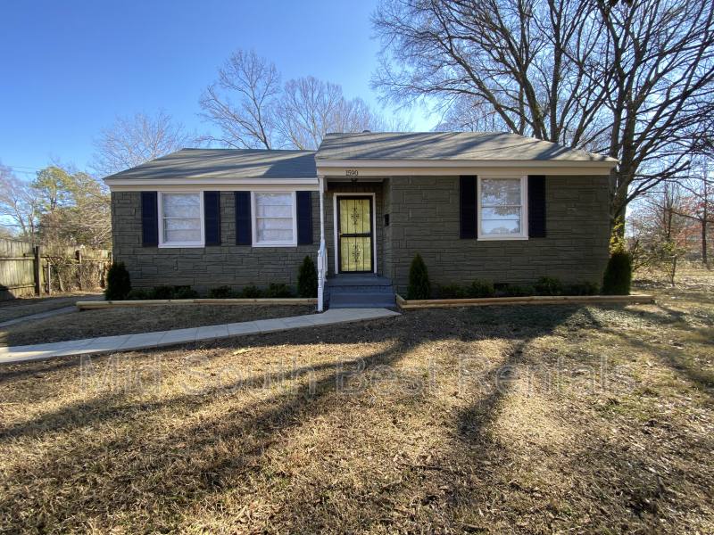 House for rent at 1590 Rebecca St, Memphis, TN 38111