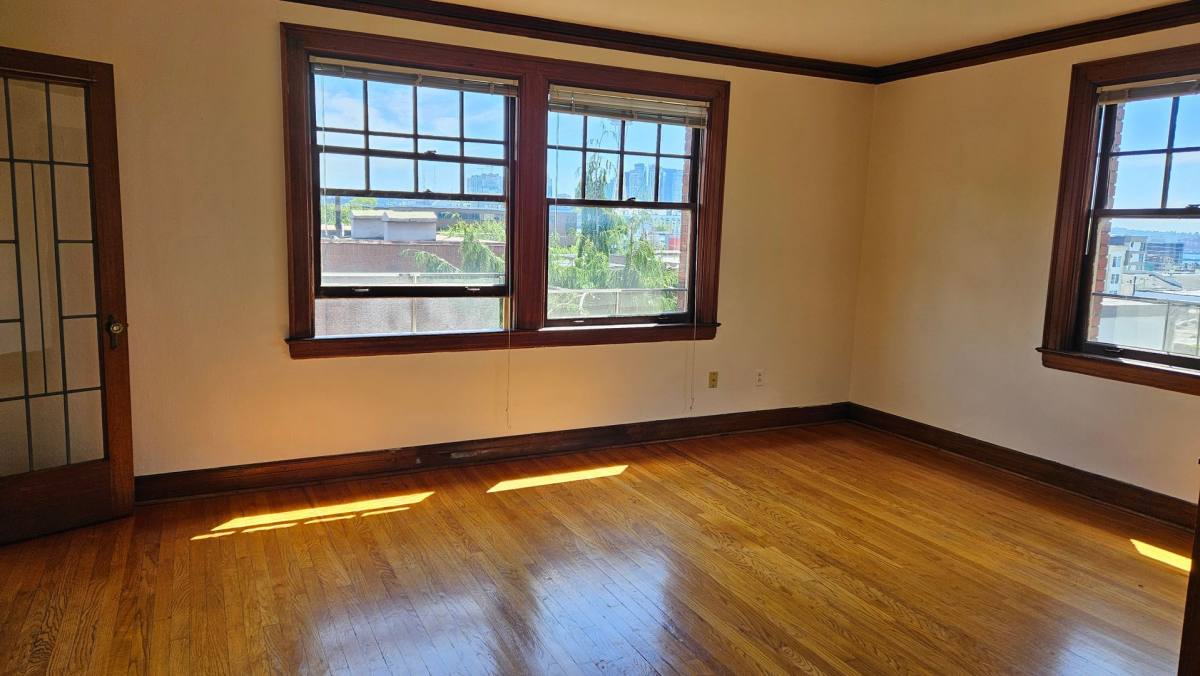 Apartment for rent at 421 W Roy St, Seattle, WA 98119