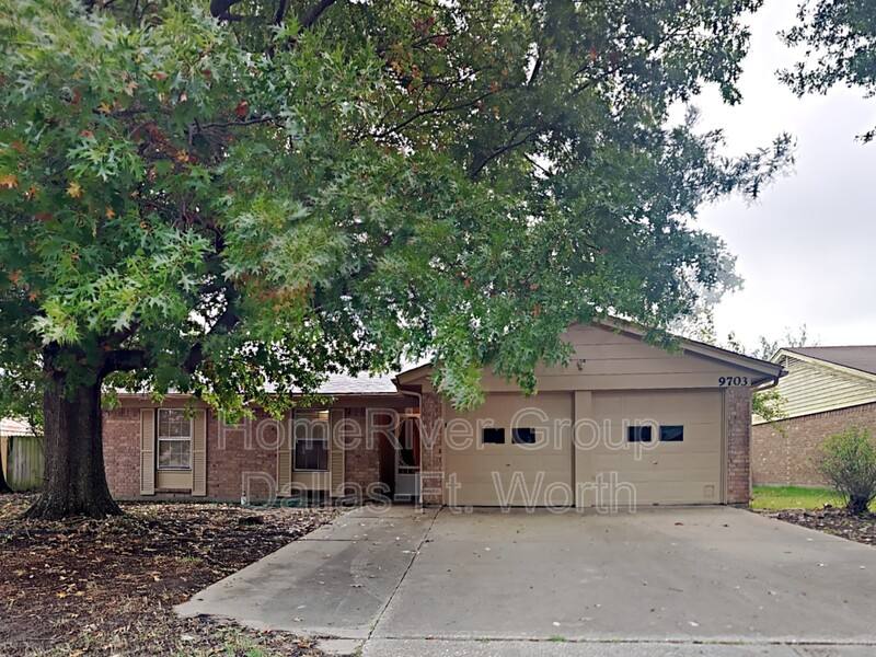 House for rent at 9703 La Rochelle Dr, Greenville, TX 75402