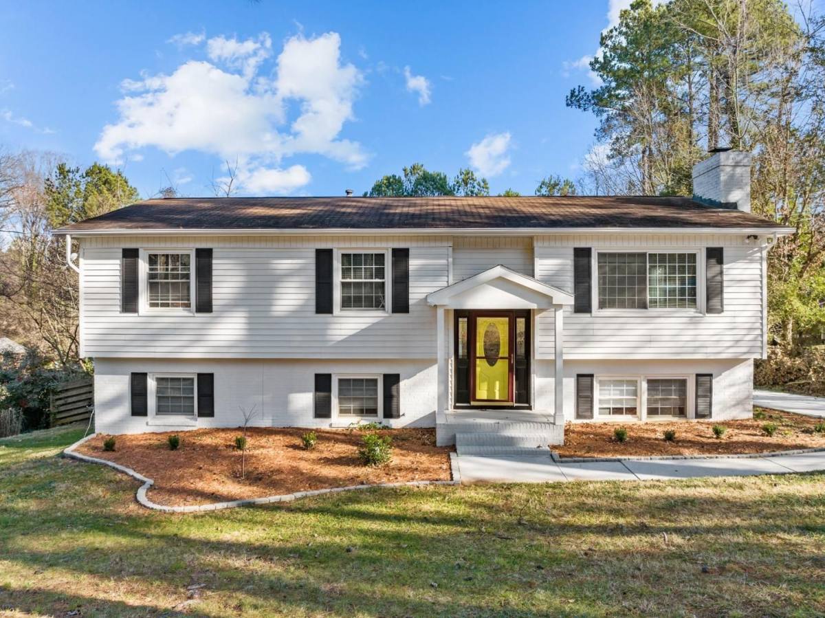 House for rent at 406 Snelling Rd, Raleigh, NC 27609