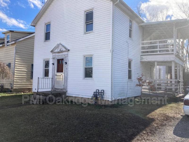House for rent at 906 Race Dr, Troy, OH 45373