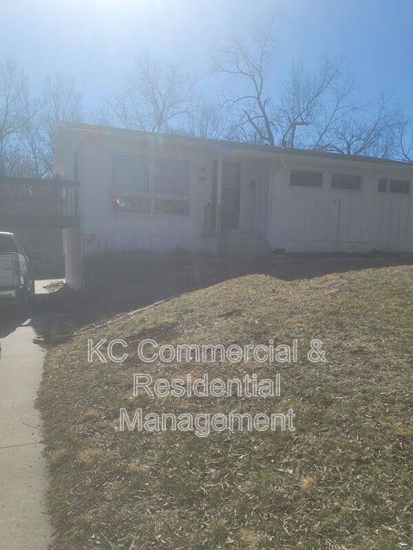 House for rent at 9211 E 50th Terrace, Kansas City, MO 64133