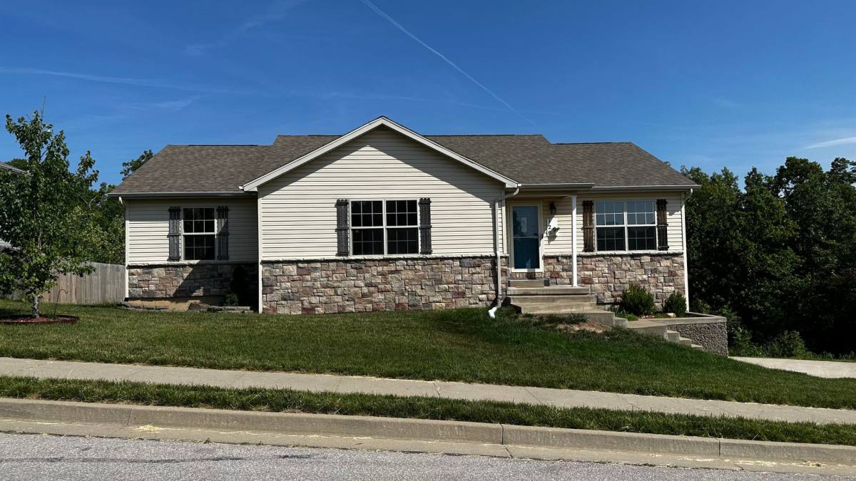 House for rent at 128 Brush Creek Parkway, Saint Robert, MO 65584