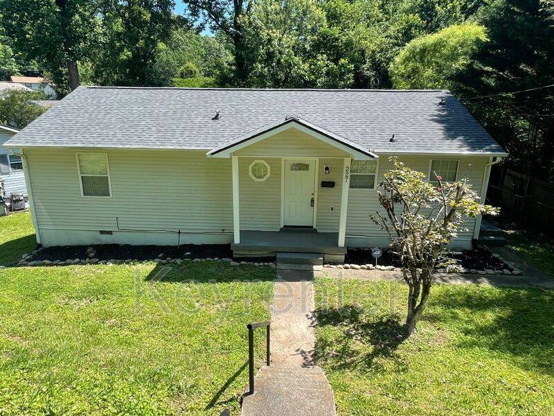 House for rent at 227 Alhambra Rd, Oak Ridge, TN 37831