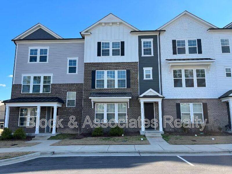 Townhouse for rent at 937 Haybeck Lane, Apex, NC 27523
