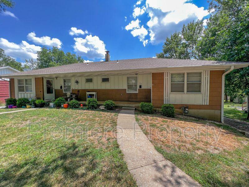 Apartment for rent at 200 E S Ave, Belton, MO 64012