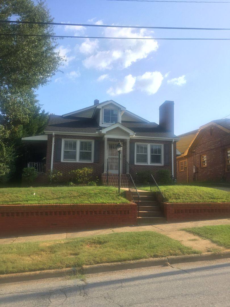 House for rent at 504 University Ridge, Greenville, SC 29601