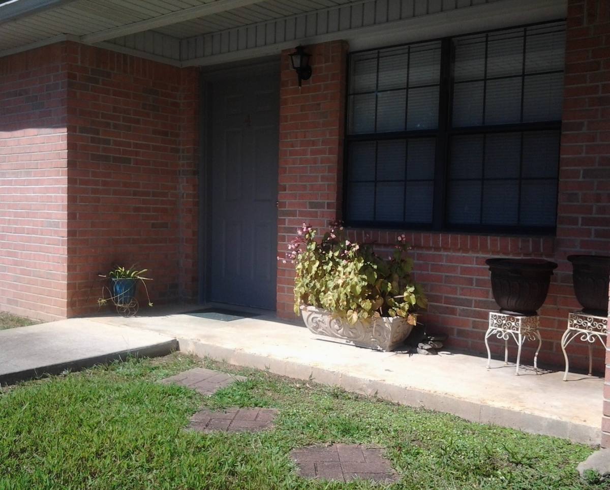 Townhouse for rent at 117 Garden Trail, West Blocton, AL 35184