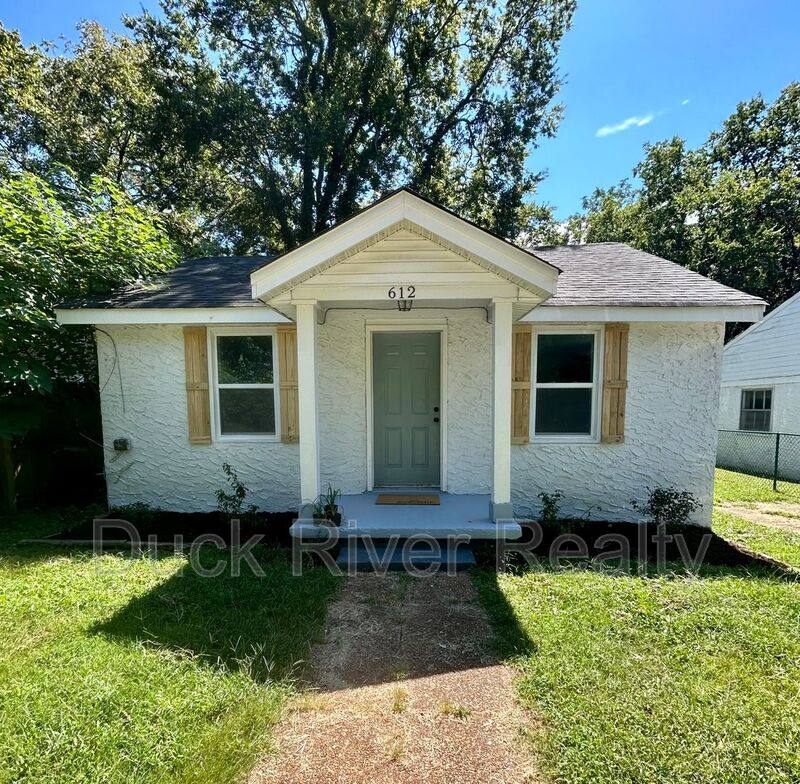 House for rent at 612 Midway Ave, Columbia, TN 38401