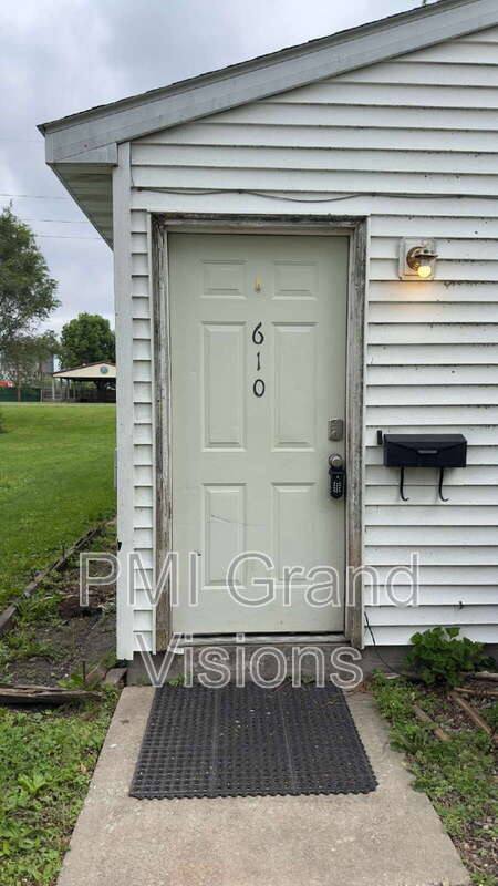 Apartment for rent at 610 Richmond, Mattoon, IL 61938