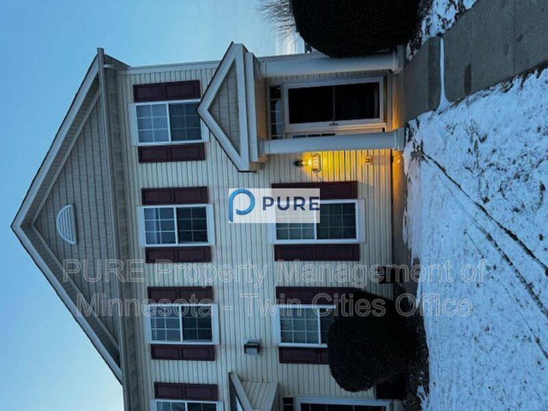 Townhouse for rent at 1033 Traditions Court, Chaska, MN 55318