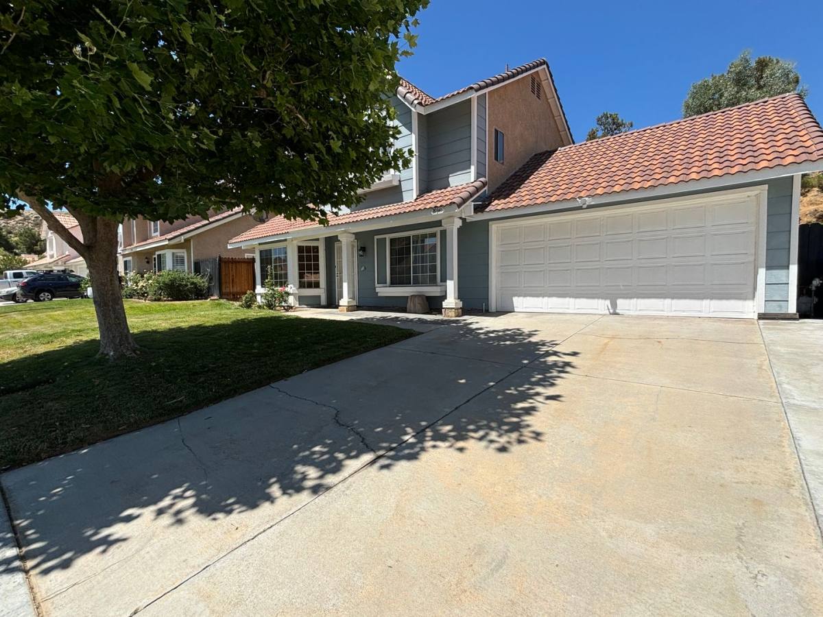 House for rent at 39341 Beacon Lane, Palmdale, CA 93551
