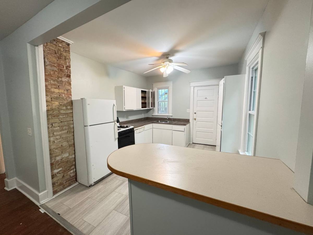Apartment for rent at 162-164 Grand Ave NE, Grand Rapids, MI 49503