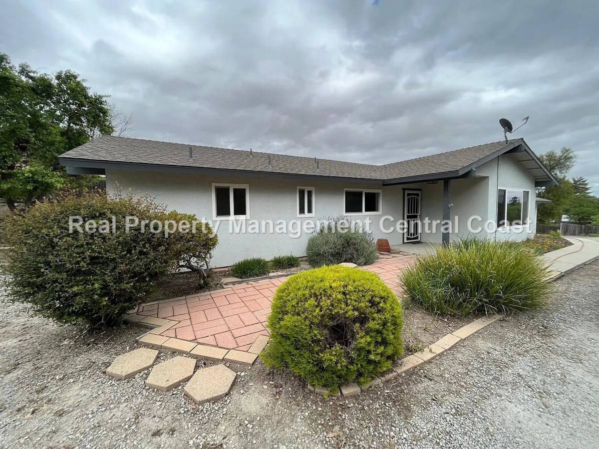 House for rent at 711 Ivy Lane, Paso Robles, CA 93446