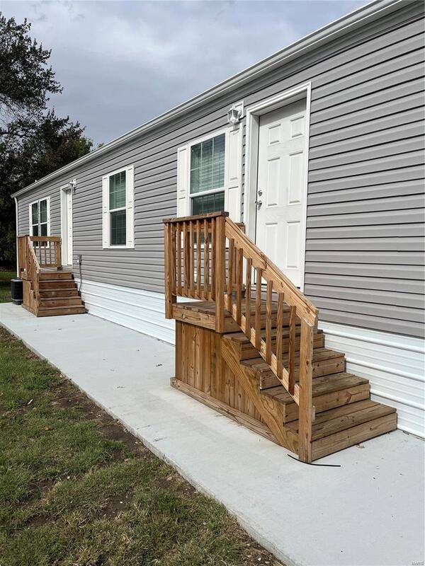 Apartment for rent at 205 N St #21, Raymond, IL 62560