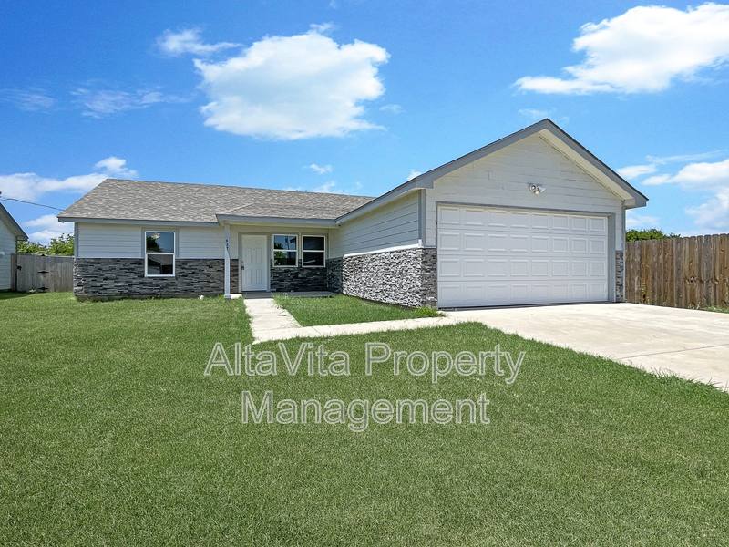 House for rent at 437 Whitney Court, Rio Vista, TX 76093