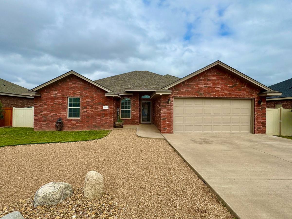 House for rent at 3313 Northglen Dr, Clovis, NM 88101