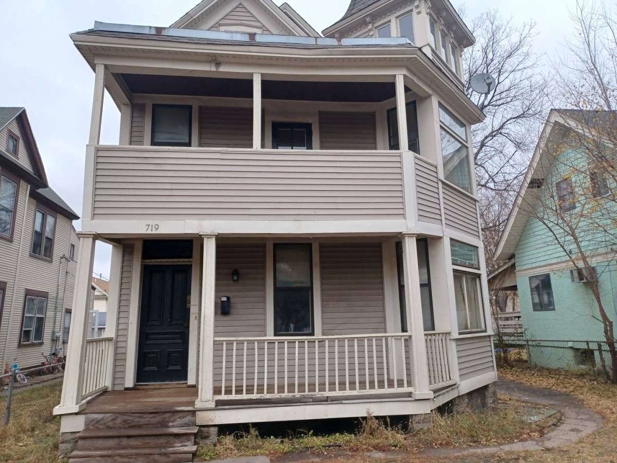 Apartment for rent at 719 Edmund Ave W, Saint Paul, MN 55104
