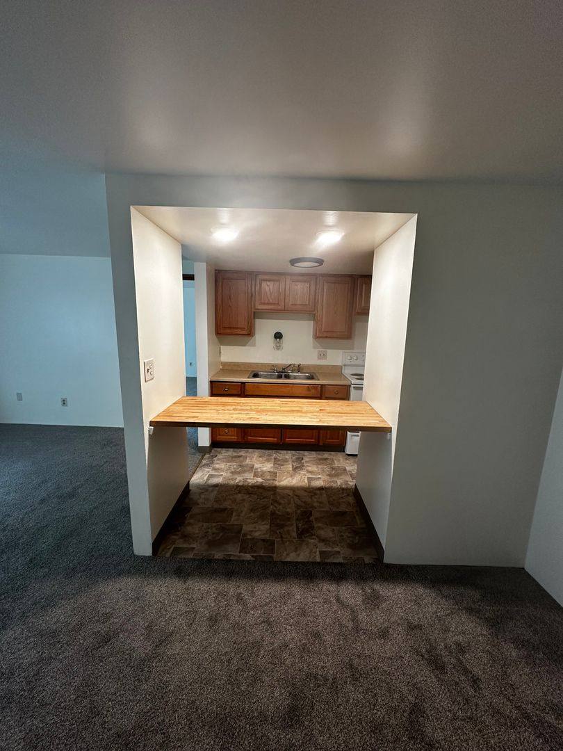 Apartment for rent at 100 Whitestown Village, Butler, PA 16001