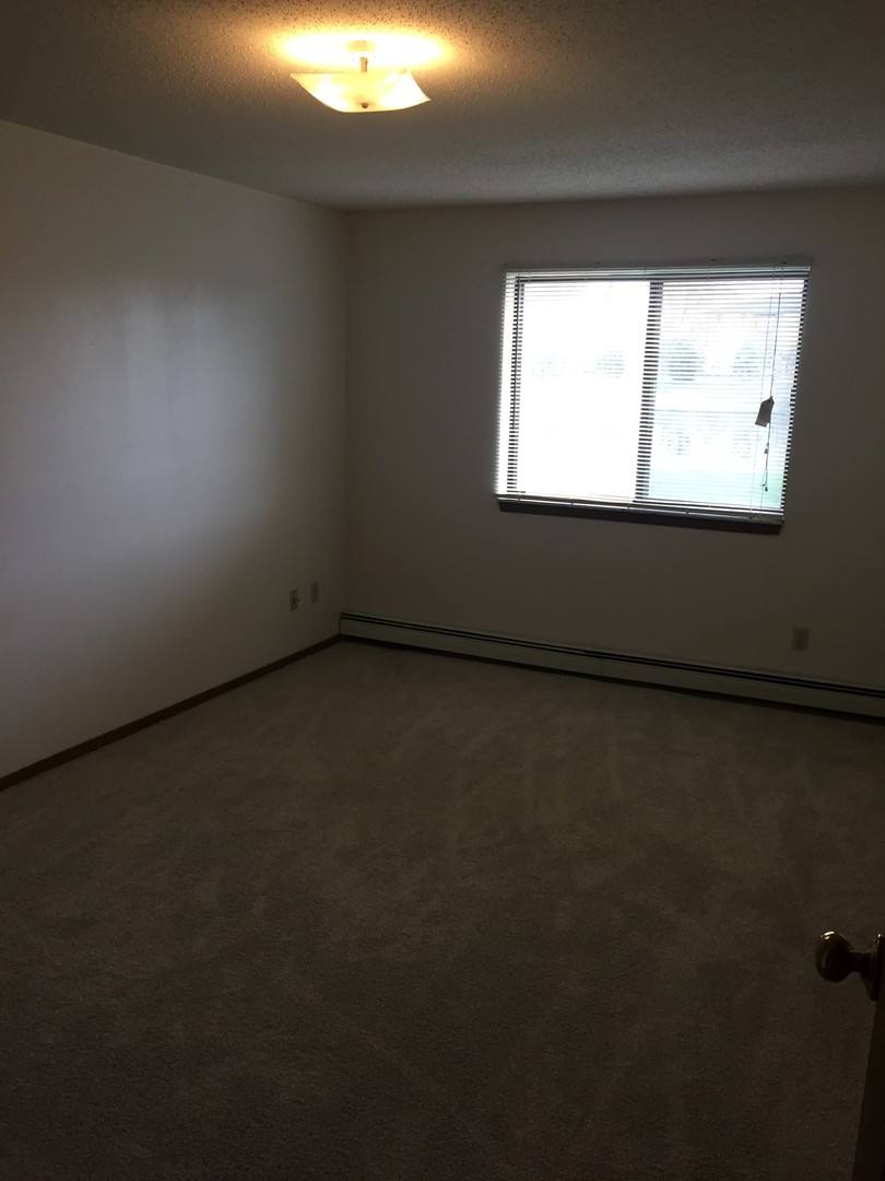 Apartment for rent at 300 N Holly Ave, Sioux Falls, SD 57104