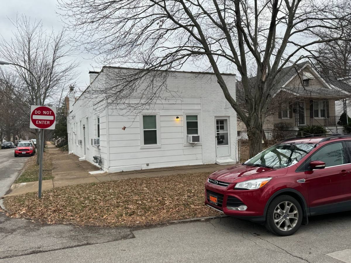 Apartment for rent at 5632 Leona St, Saint Louis, MO 63116
