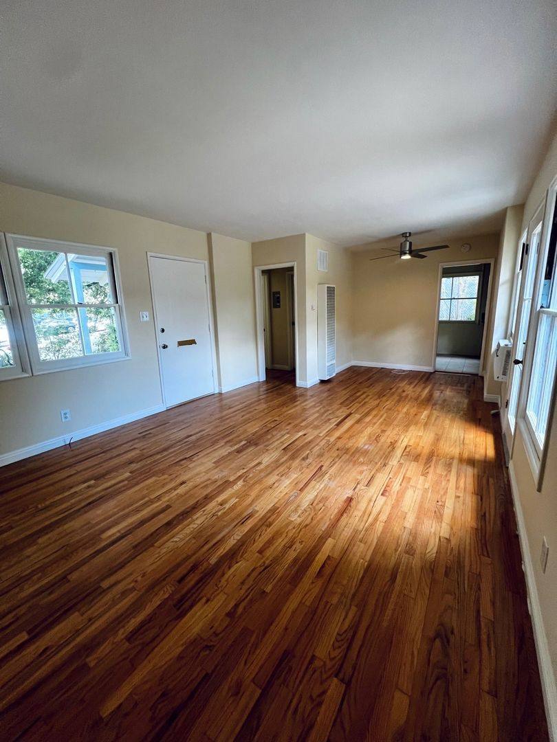Apartment for rent at 2030 Verdugo Blvd, Glendale, CA 91208