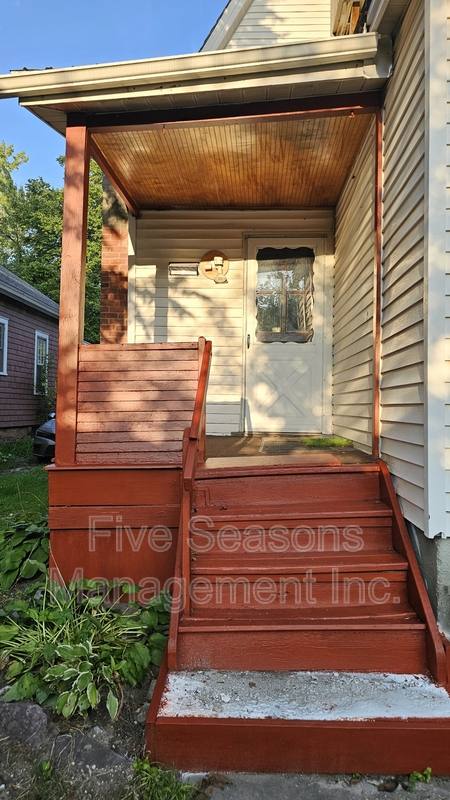 Apartment for rent at 205 N Willard St #2, Burlington, VT 05401