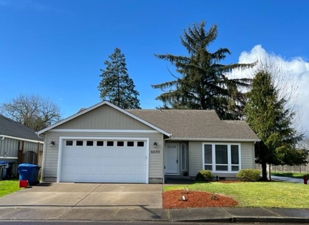 House for rent at 6689 Craftsman Lp N, Salem, OR 97303