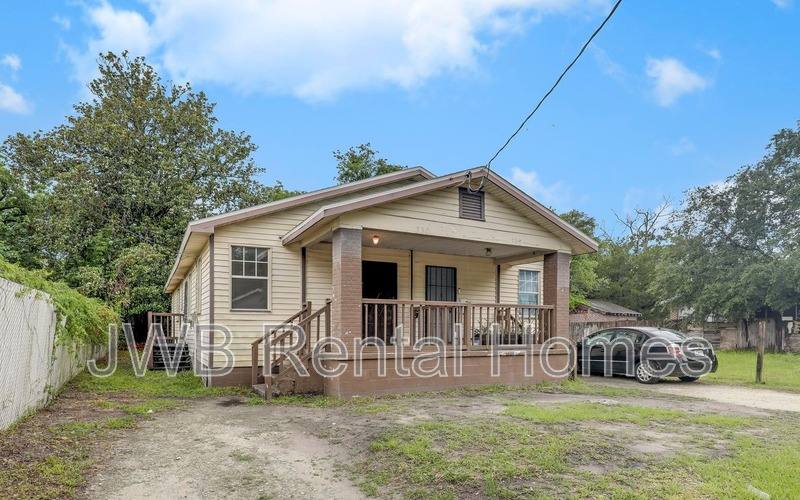 Apartment for rent at 330 26th St W, Jacksonville, FL 32206