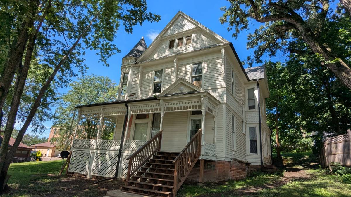 Apartment for rent at 2 N Hazel St, Glenwood, IA 51534