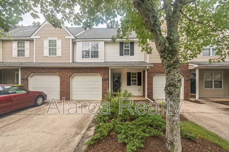 Townhouse for rent at 8787 Robinson Forest Dr, Charlotte, NC 28277