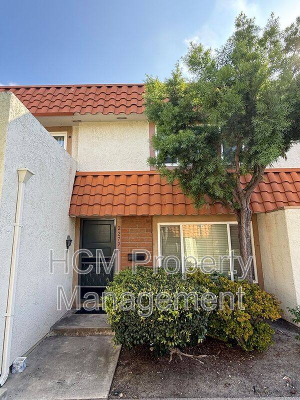 Townhouse for rent at 22794 Malaga Way, Lake Forest, CA 92630