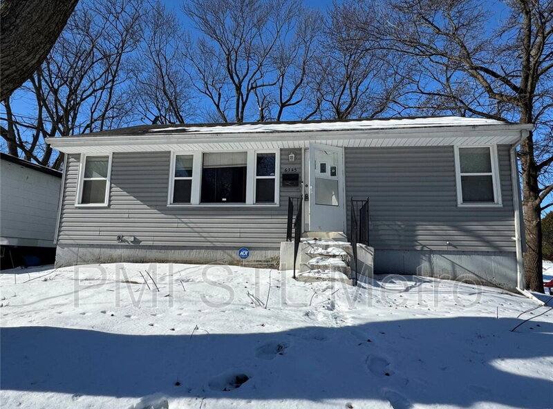 House for rent at 6343 Evergreen Blvd, Saint Louis, MO 63134