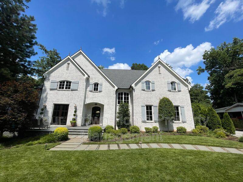 House for rent at 6321 Hunting Creek Rd, Atlanta, GA 30328