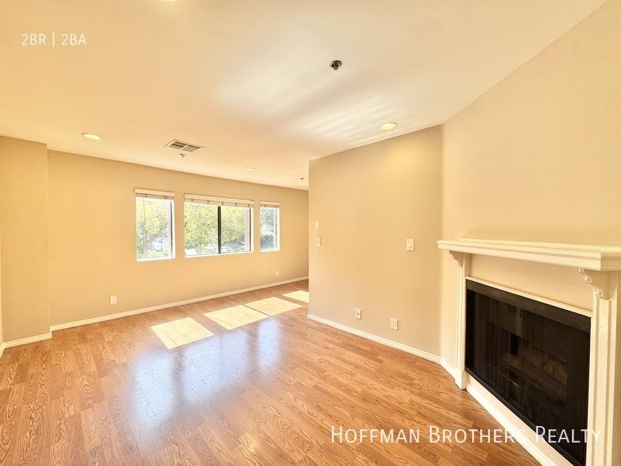 Apartment for rent at 100 N Clark Dr, Los Angeles, CA 90048