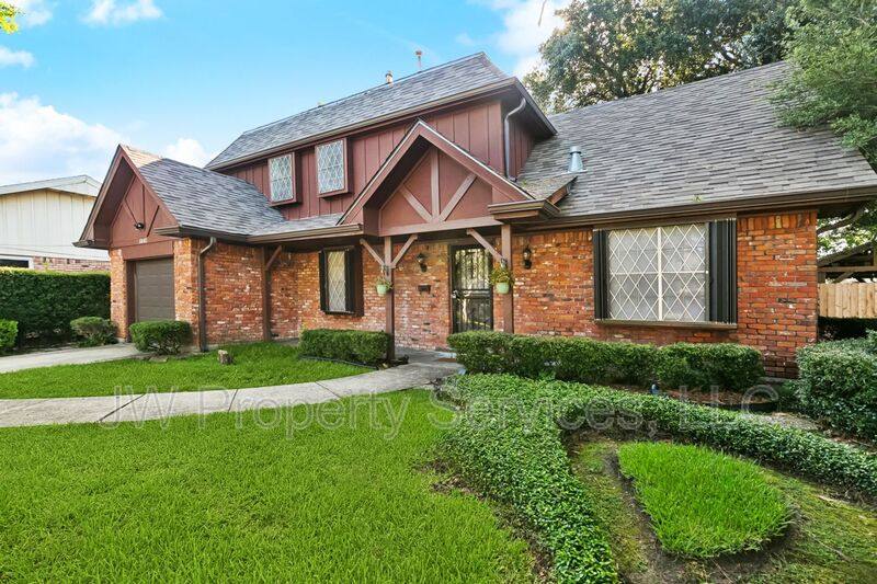 House for rent at 4805 Burke Dr, Metairie, LA 70003