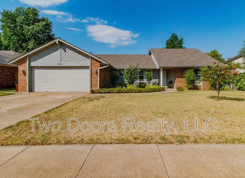 House for rent at 2812 Allens Trail, Edmond, OK 73012