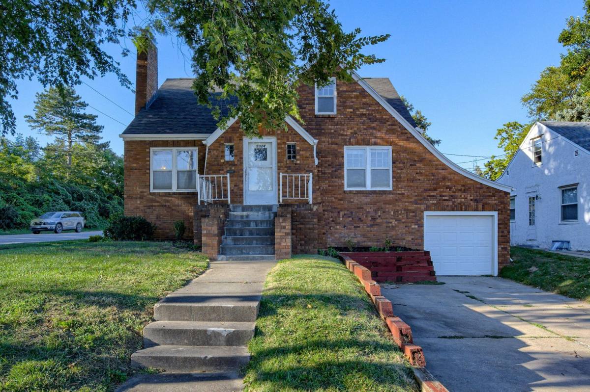 House for rent at 5924 Pacific St, Omaha, NE 68106