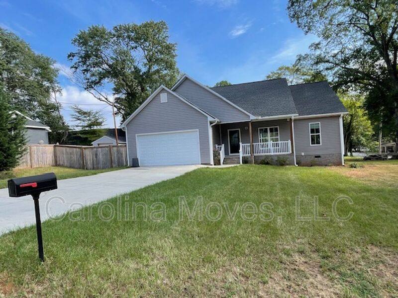 House for rent at 5 Lombard Lane, Greenville, SC 29605