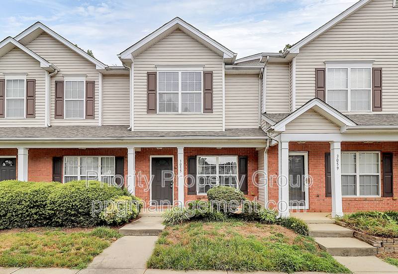 Townhouse for rent at 3055 Golden Dale Lane, Charlotte, NC 28262