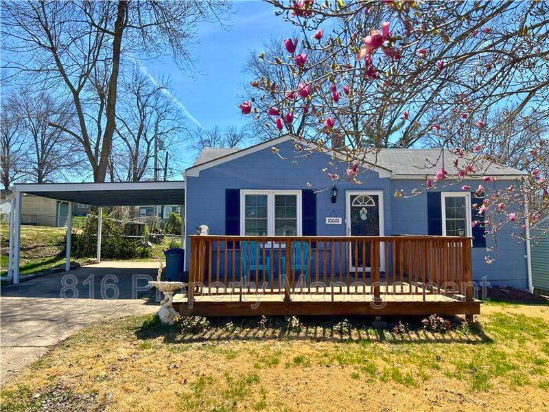 House for rent at 10601 E 28th St, Independence, MO 64052